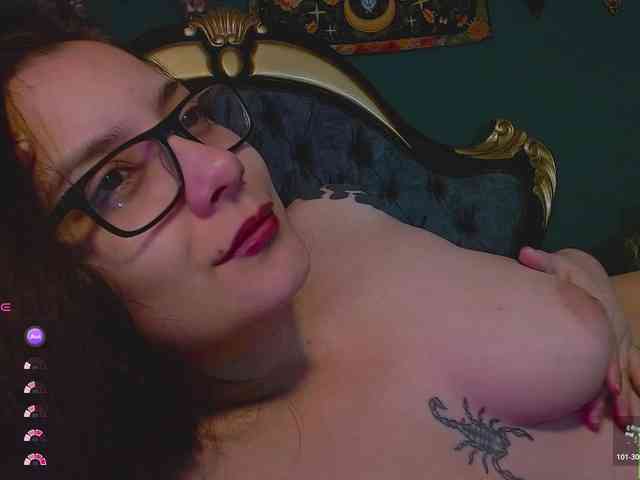 Lilith_mystic webcam