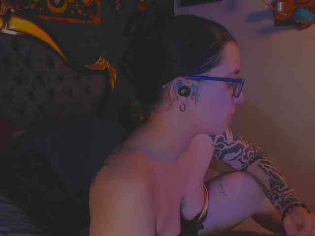 Lilith_mystic webcam