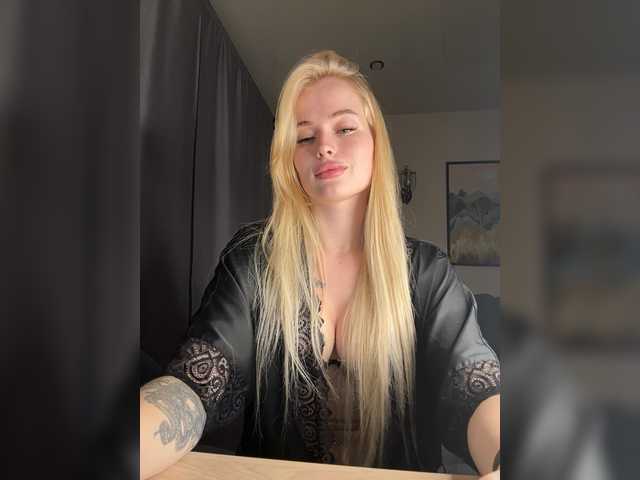 VladaMais from BongaCams