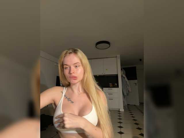 VladaMais's BongaCams show and profile