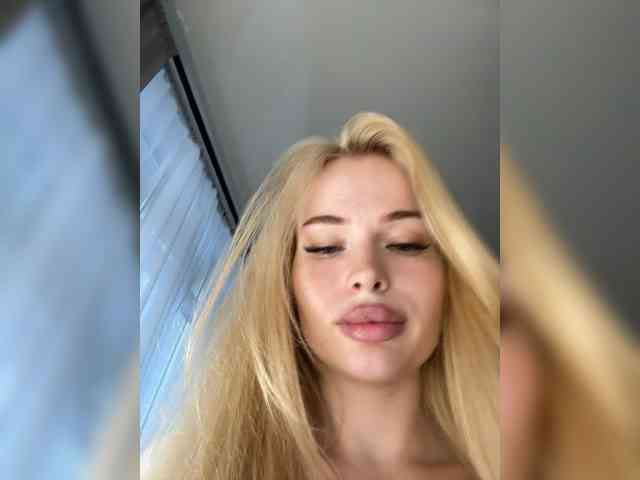 VladaMais Live Webcam on BongaCams