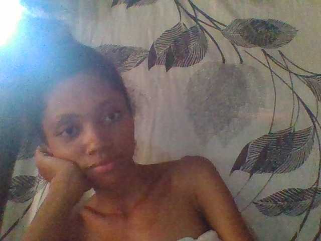 Monicaxa Live Cam and Statistics on UnifiedCams