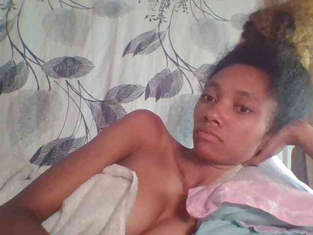 Monicaxa Live Webcam on BongaCams