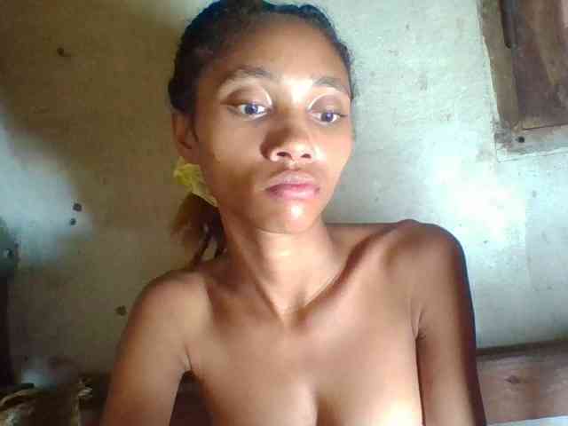 Monicaxa Live Webcam on BongaCams