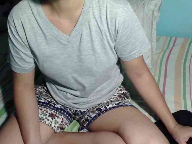 LizBeth23 webcam