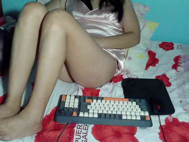 LizBeth23 webcam