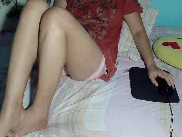 LizBeth23 webcam
