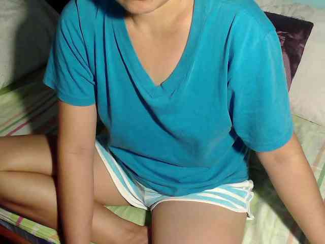 LizBeth23 webcam