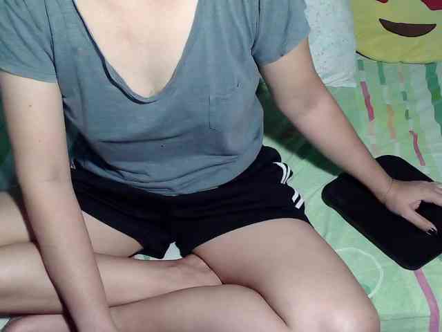 LizBeth23 webcam