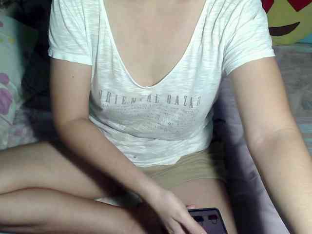 LizBeth23 webcam