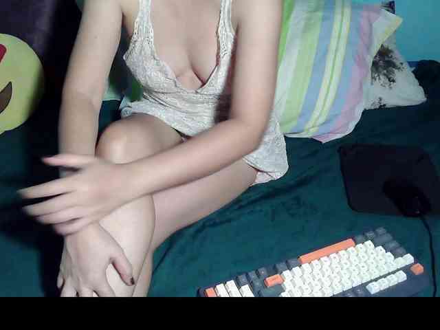LizBeth23 webcam