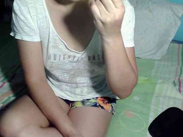 LizBeth23 webcam