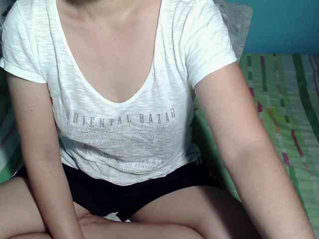 LizBeth23 webcam