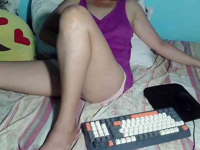 LizBeth23 webcam