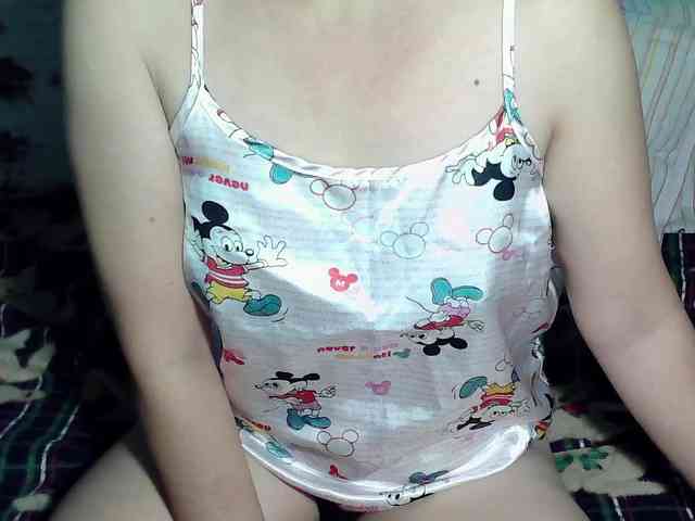 LizBeth23 webcam