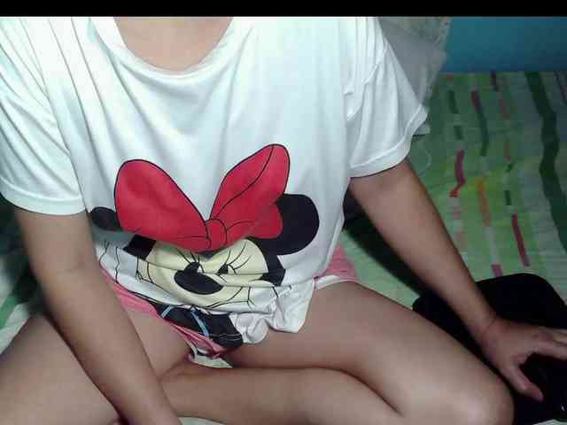 LizBeth23 webcam
