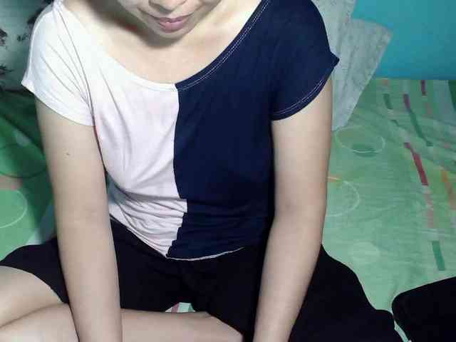 LizBeth23 webcam