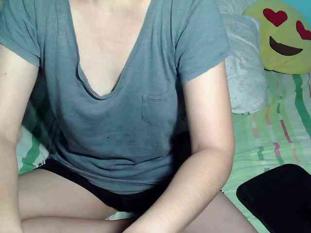 LizBeth23 webcam