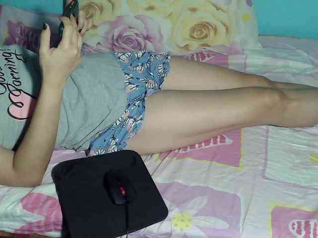 LizBeth23 webcam