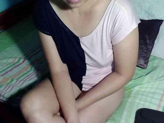 LizBeth23 webcam