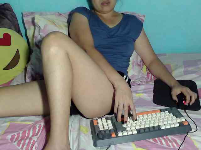 LizBeth23 webcam