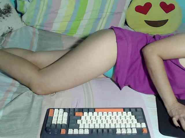 LizBeth23 webcam