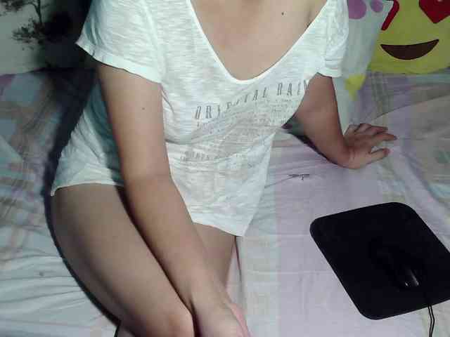 LizBeth23 webcam
