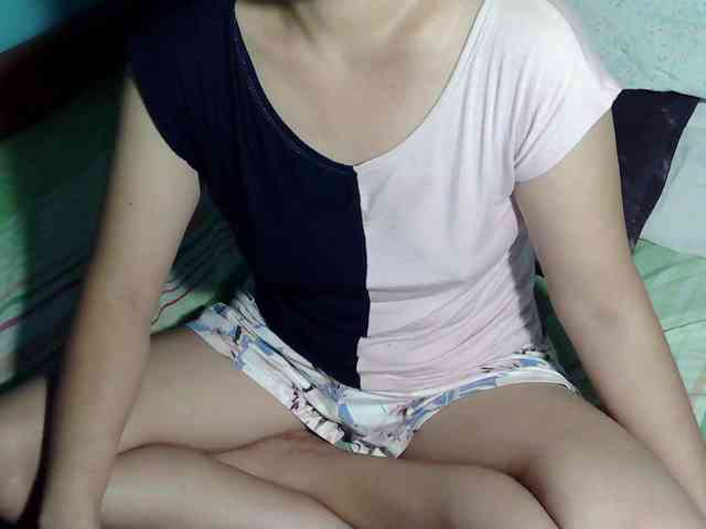 LizBeth23 webcam