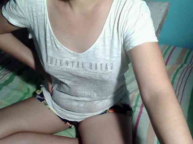LizBeth23 webcam