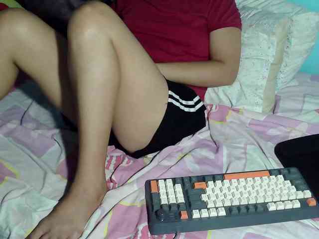 LizBeth23 webcam