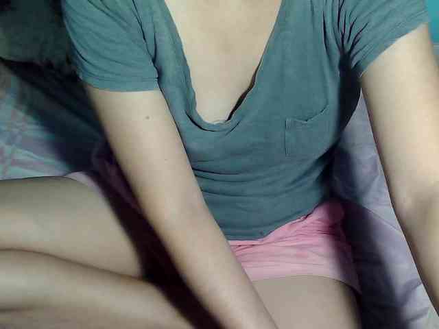 LizBeth23 webcam