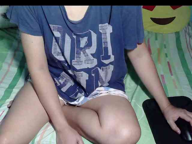 LizBeth23 webcam