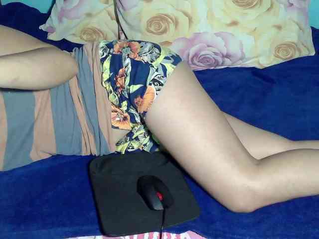 LizBeth23 webcam