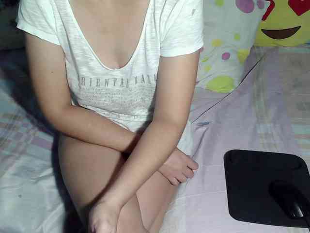 LizBeth23 webcam