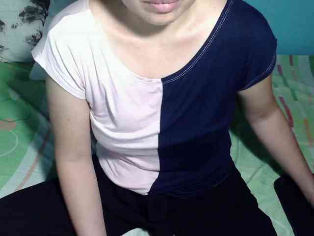 LizBeth23 webcam