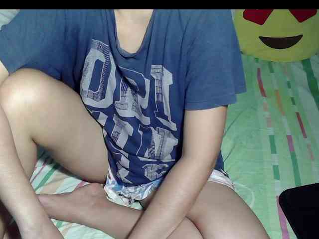 LizBeth23 webcam