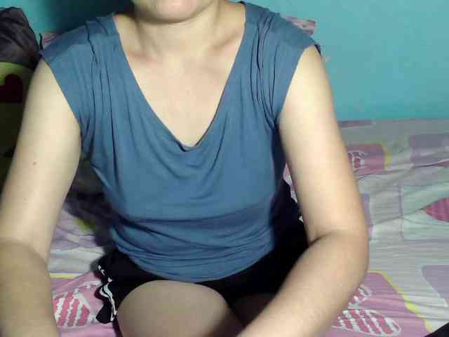 LizBeth23 webcam