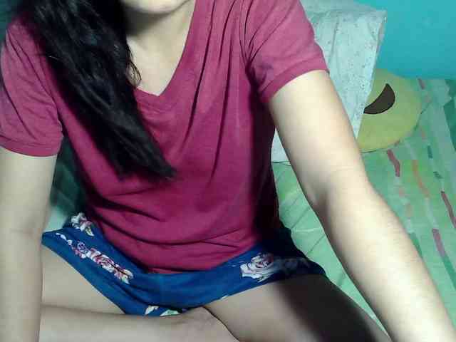 LizBeth23 webcam