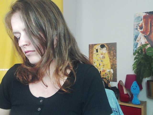  NadineGold chat room