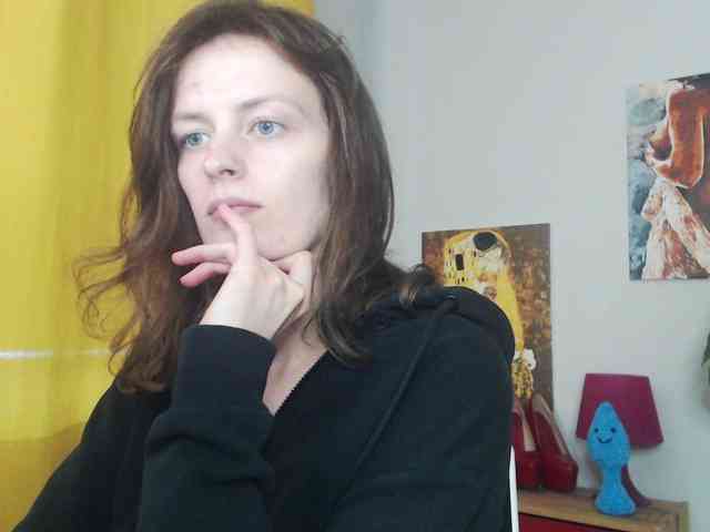 NadineGold webcam