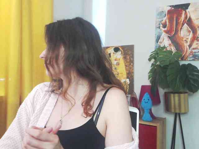 NadineGold webcam
