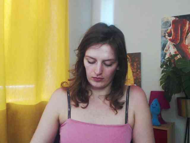NadineGold webcam
