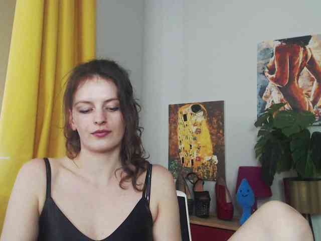 NadineGold webcam