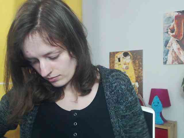 NadineGold webcam