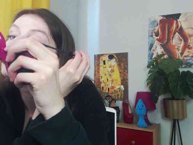 NadineGold webcam
