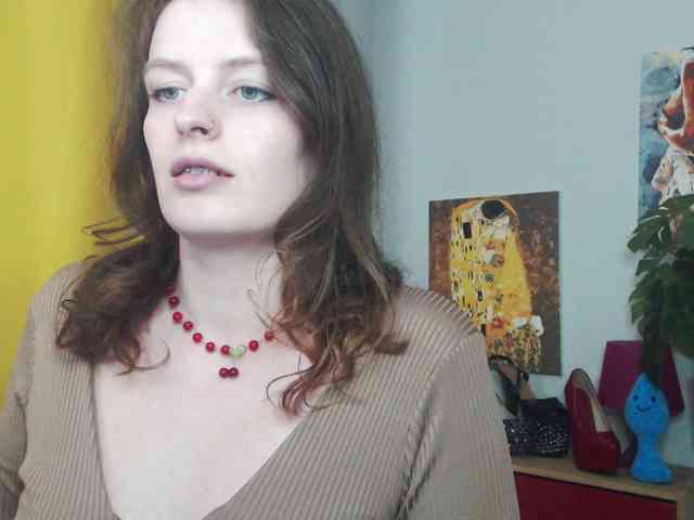 NadineGold webcam