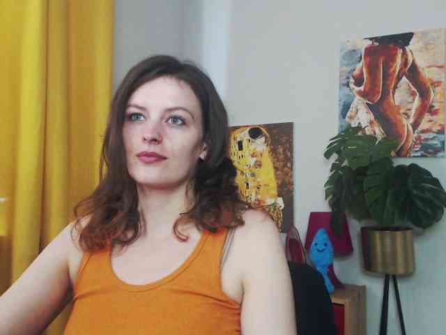 NadineGold webcam