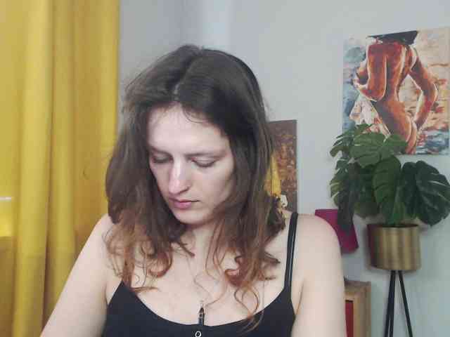 NadineGold webcam