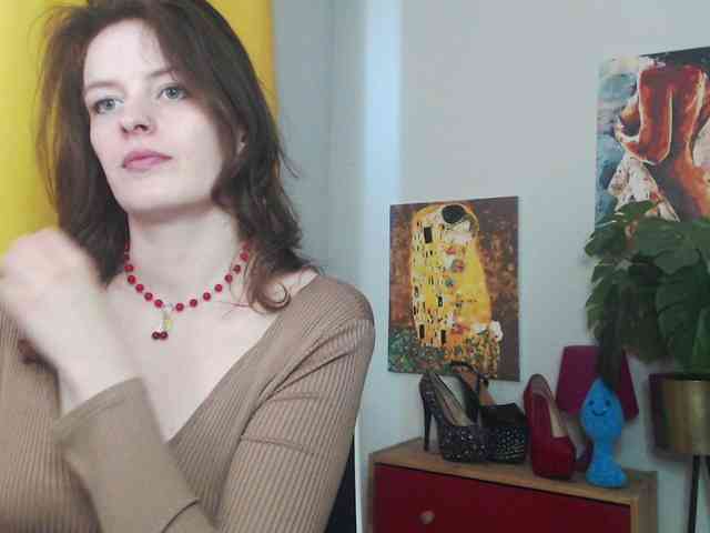 NadineGold webcam