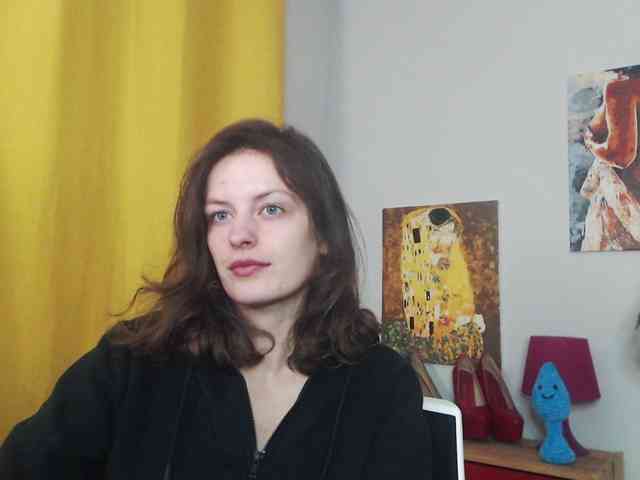 NadineGold webcam